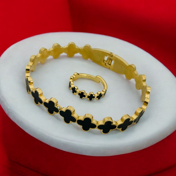 Black Clover Handcuff with Adjustable Ring | VV-24-GSB-0029