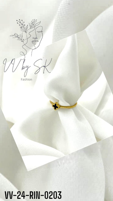 Clover Single Black Flower Ring | VV-24-RIN-0203