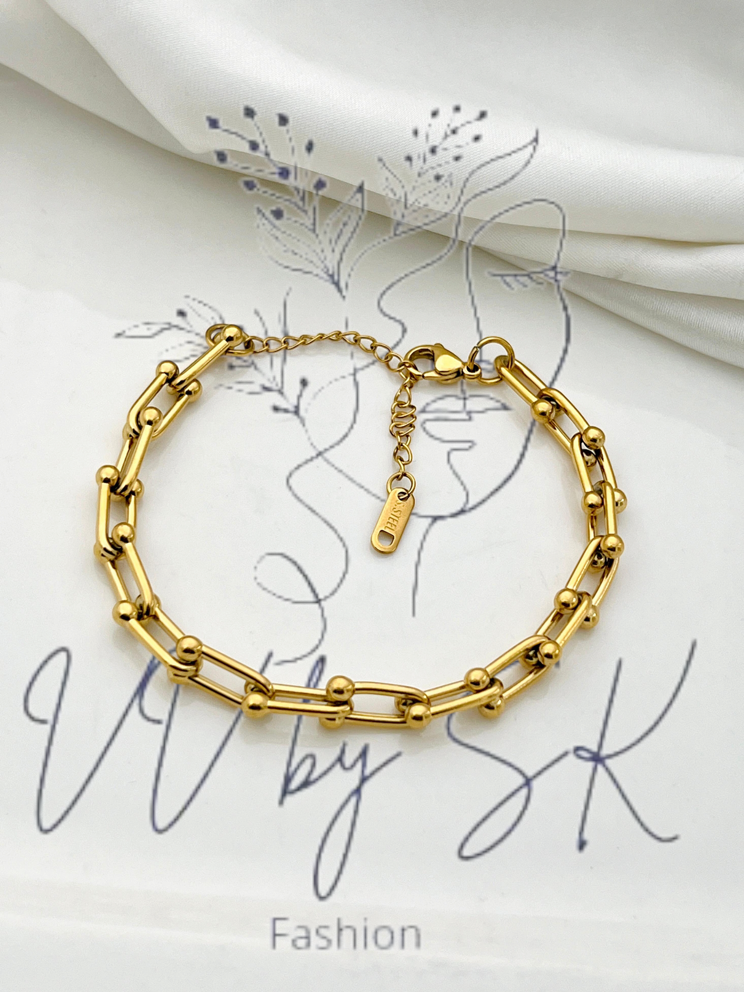 Luxe Gilded Glamour Chain Bracelet | VV-24-GSB-0025