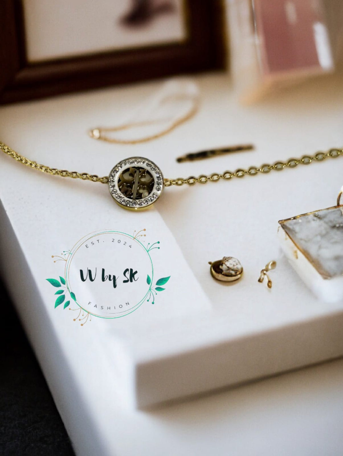 Tory Burch-Inspired Chain Bracelet with White Stones | VV-24-BRA-70