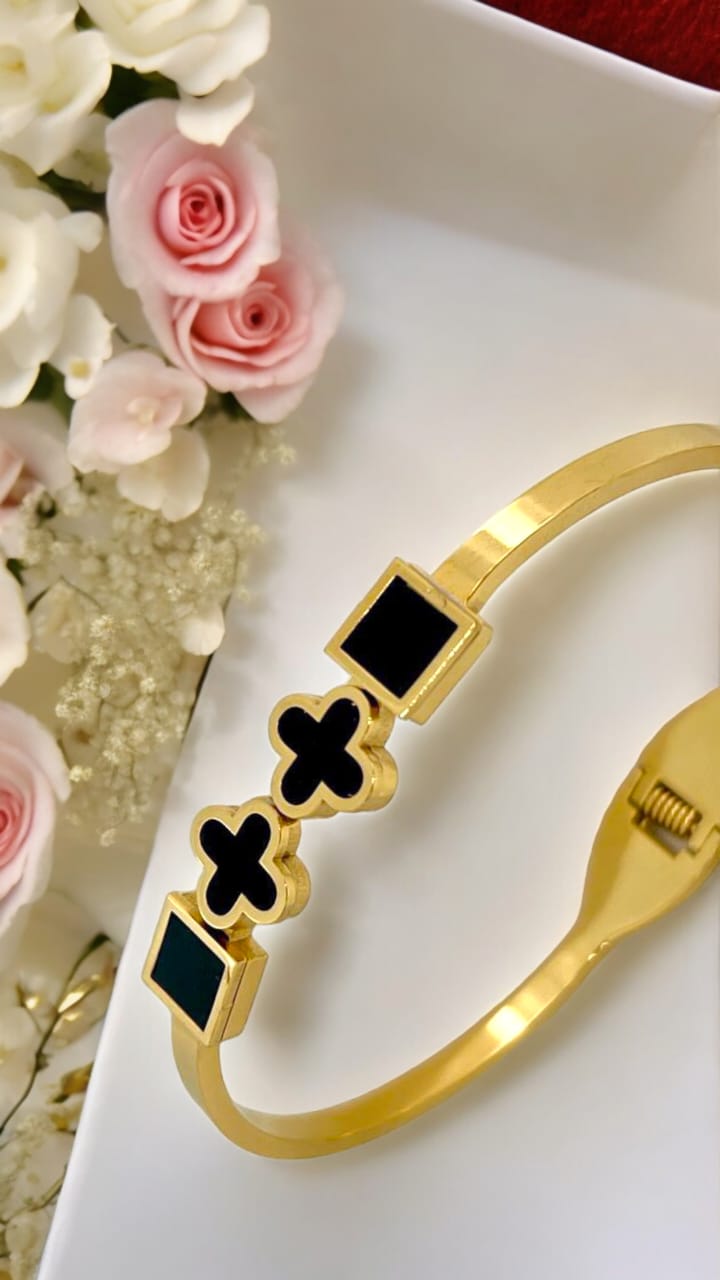 Gold Sunshine Handcuff DOUBLE CLOVE Flower Black | VV-24-GSH-0015