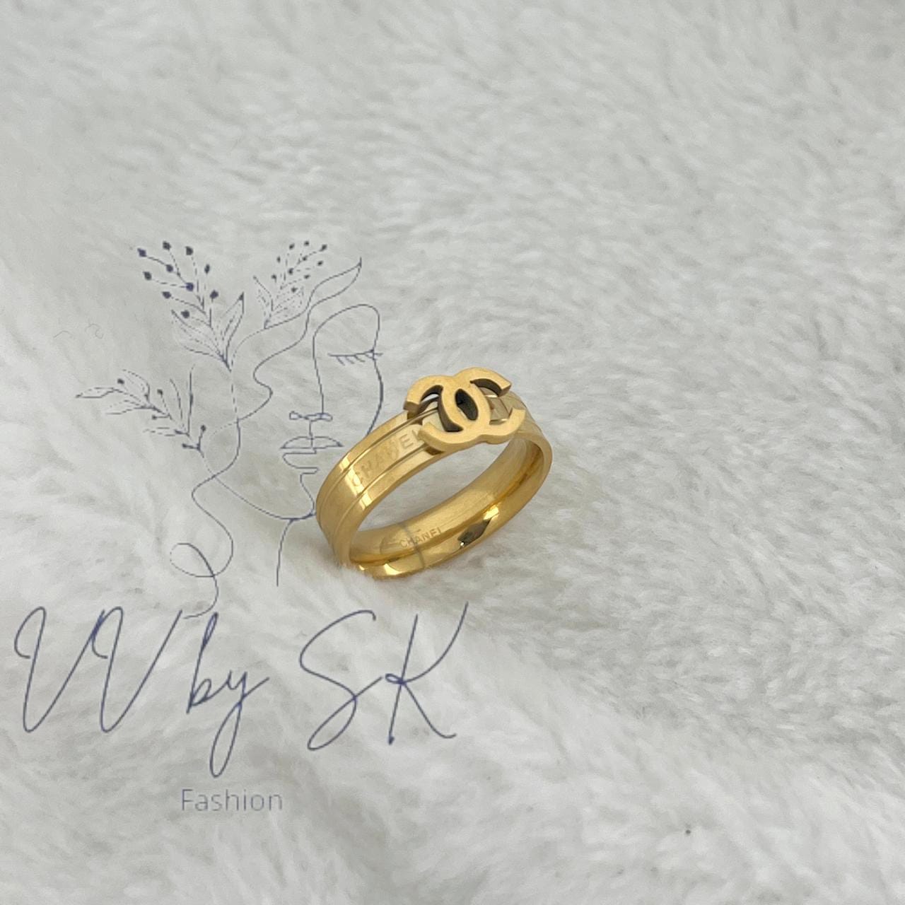 Golden Elegance CC Ring | VV-24-RIN-0214