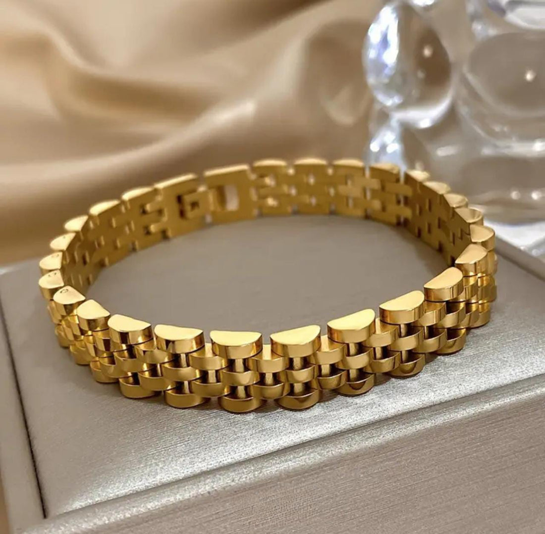 Gilded Glow Chain Bracelet  | VV-24-GSB-0038