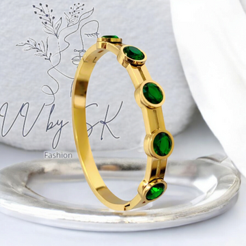 Emerald Glow Bangle | VV-24-GSH-0031