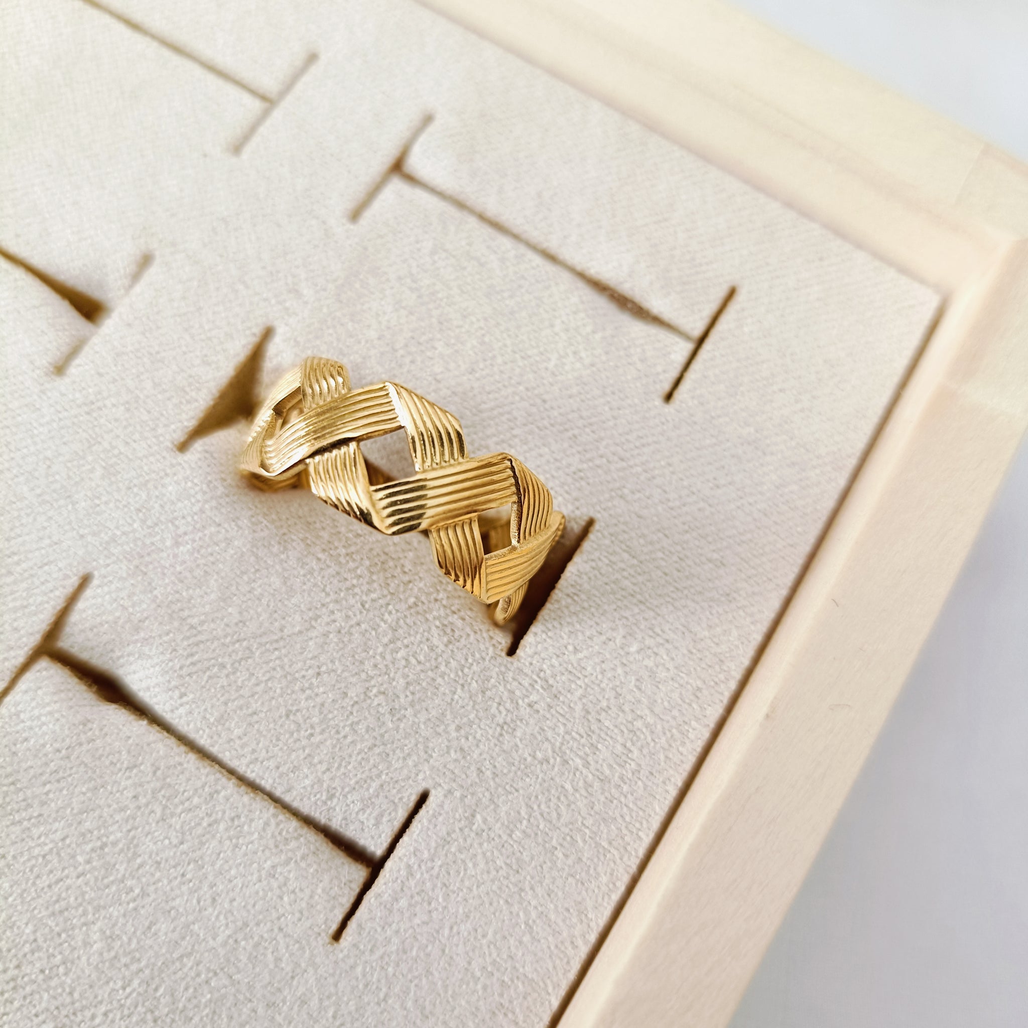 Golden Weave Adjustable Ring | VV-24-RIN-0228