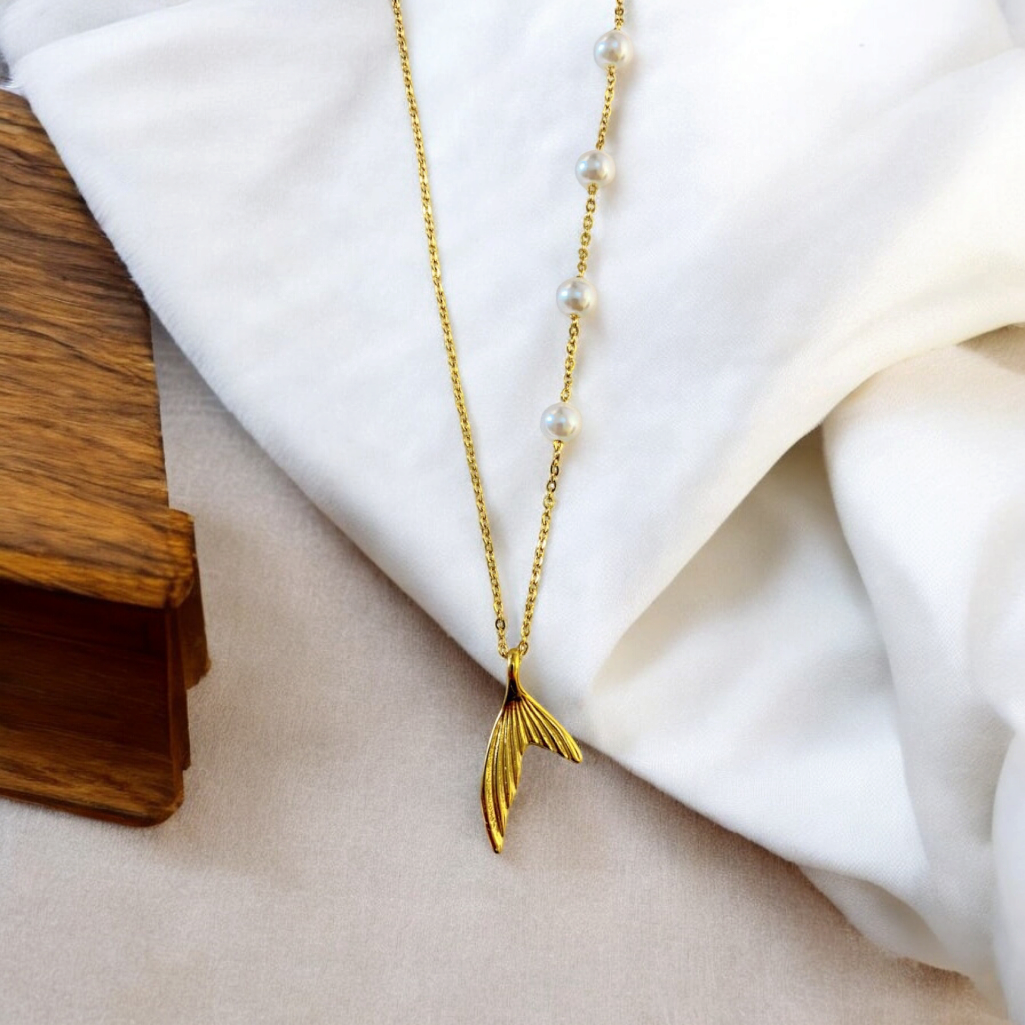 Golden Fish Tail Chain with White Pearls | VV-24-GSP-0037